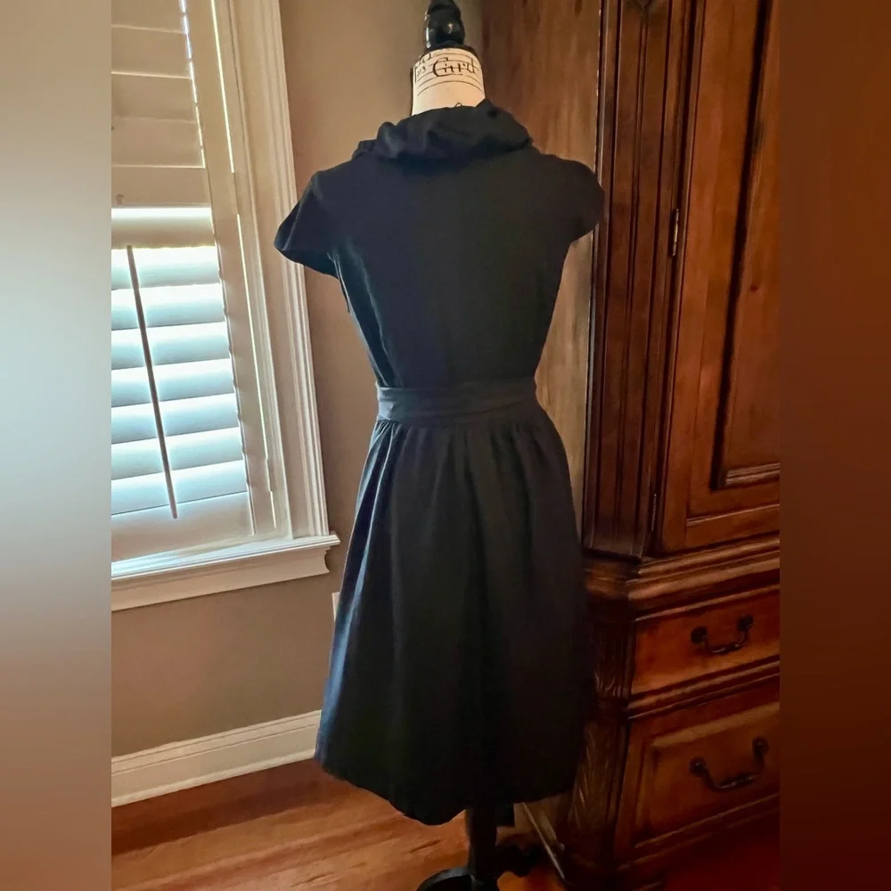 Elegant Black Wrap Dress 👗 - Picture 6 of 7